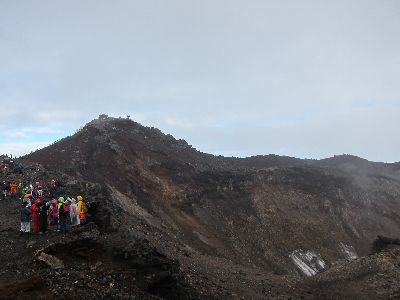 Hiking around the crater rim